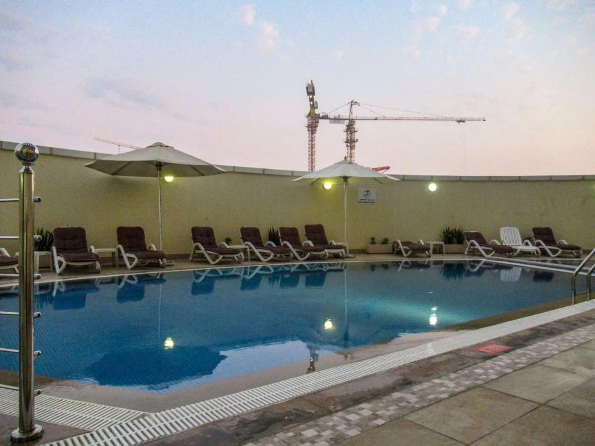 Ferienwohnung Frank Porter - Goldcrest Executive Dubai Exterior foto